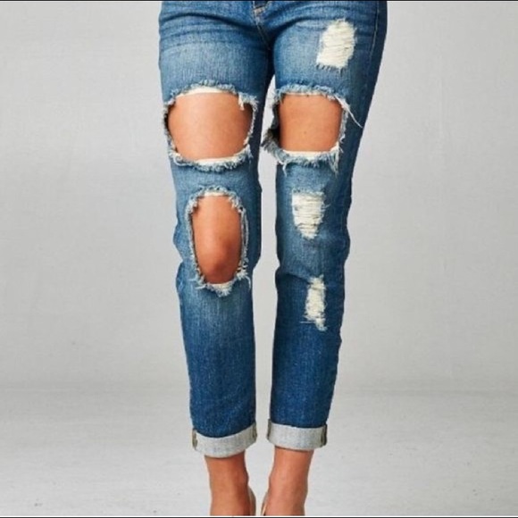 Sneak Peek Denim - NWT sneak peek distressed jeans